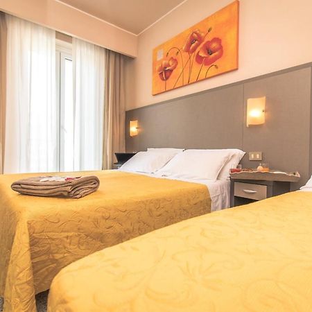 Hotel London กัตตอลิกา ภายนอก รูปภาพ
