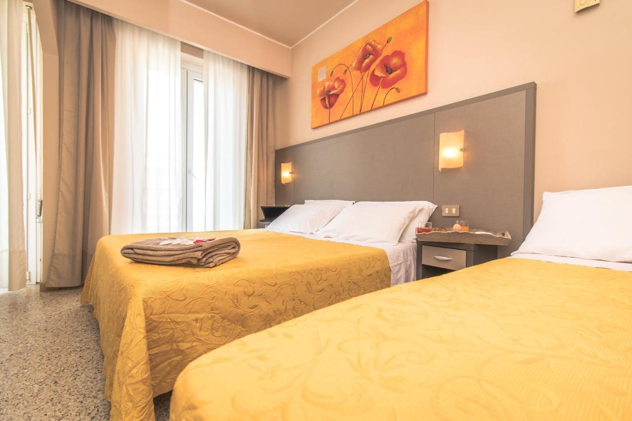 Hotel London กัตตอลิกา ภายนอก รูปภาพ
