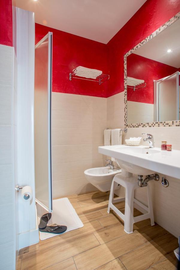 Hotel London กัตตอลิกา ภายนอก รูปภาพ