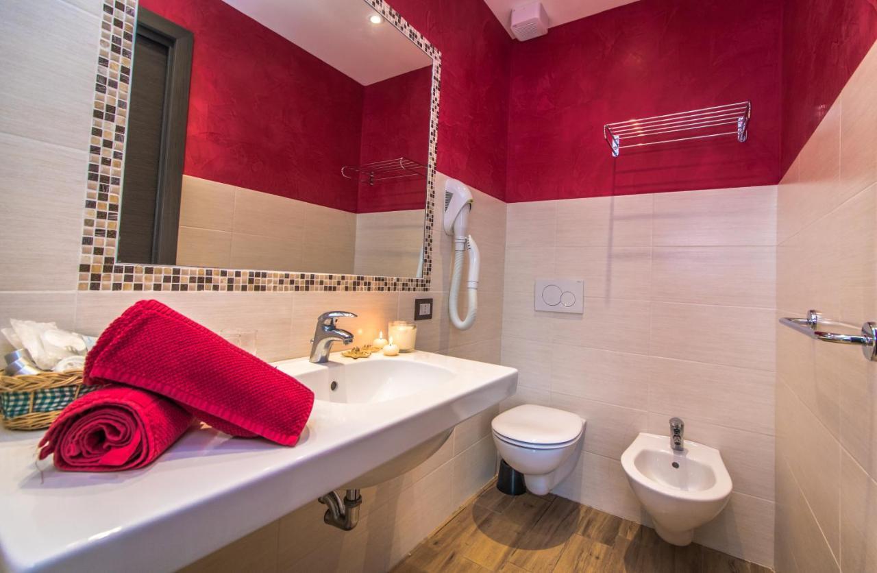 Hotel London กัตตอลิกา ภายนอก รูปภาพ