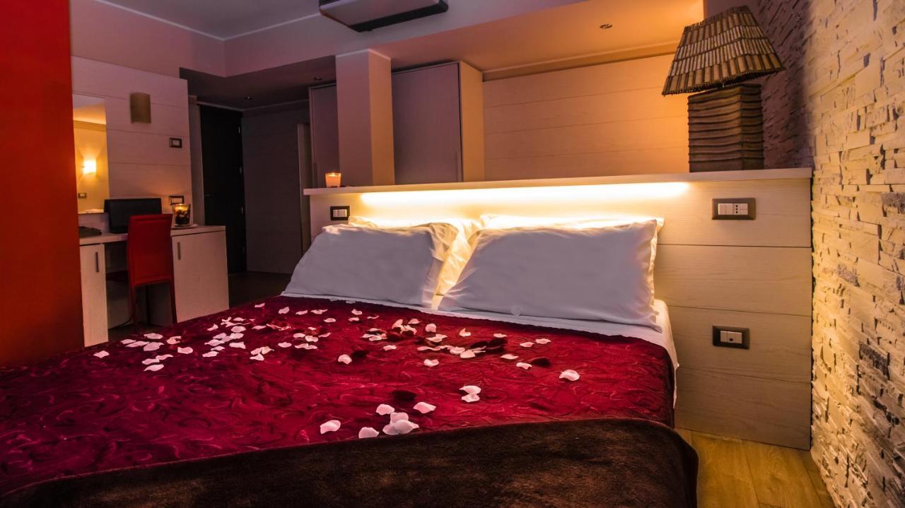 Hotel London กัตตอลิกา ภายนอก รูปภาพ
