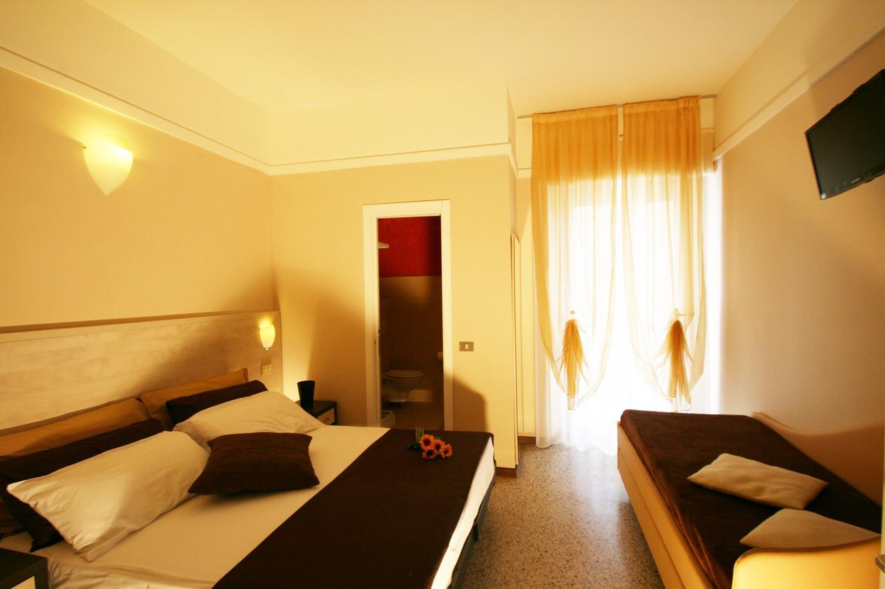 Hotel London กัตตอลิกา ภายนอก รูปภาพ