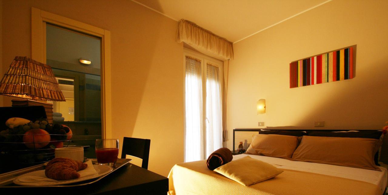 Hotel London กัตตอลิกา ภายนอก รูปภาพ